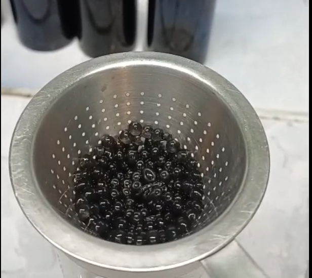 Rinsed Black Pearl, ready to inoculate - or store Castellani style.